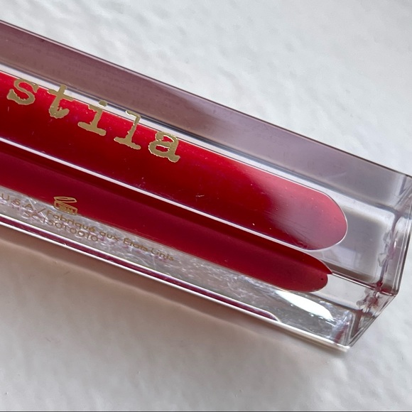 Stila Lip Gloss ‘In the Red’ - Picture 5 of 7